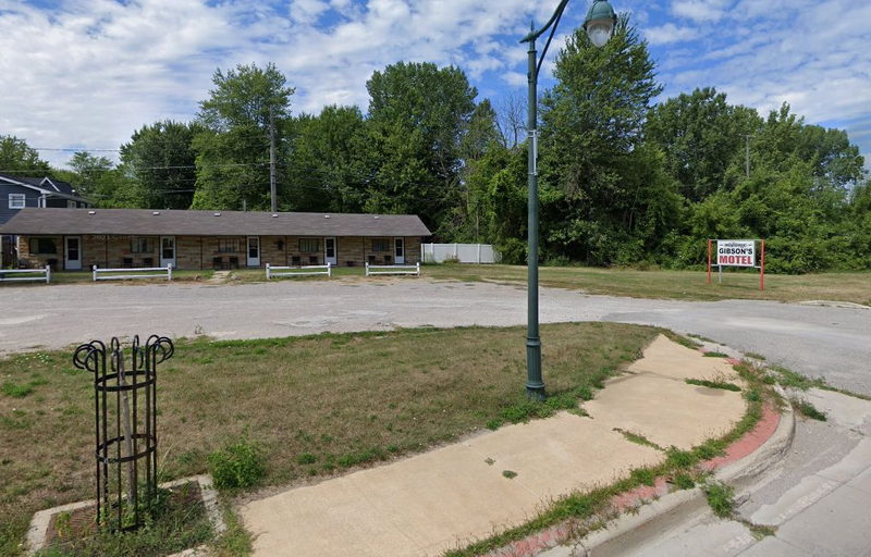 Gibsons Motel - 2019 Street View (newer photo)